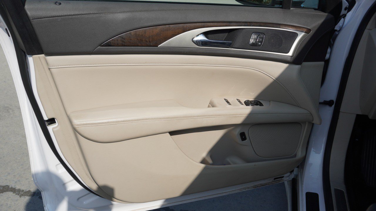 Used 2017 Lincoln MKZ Reserve w/ Technology Package FWD image 16
