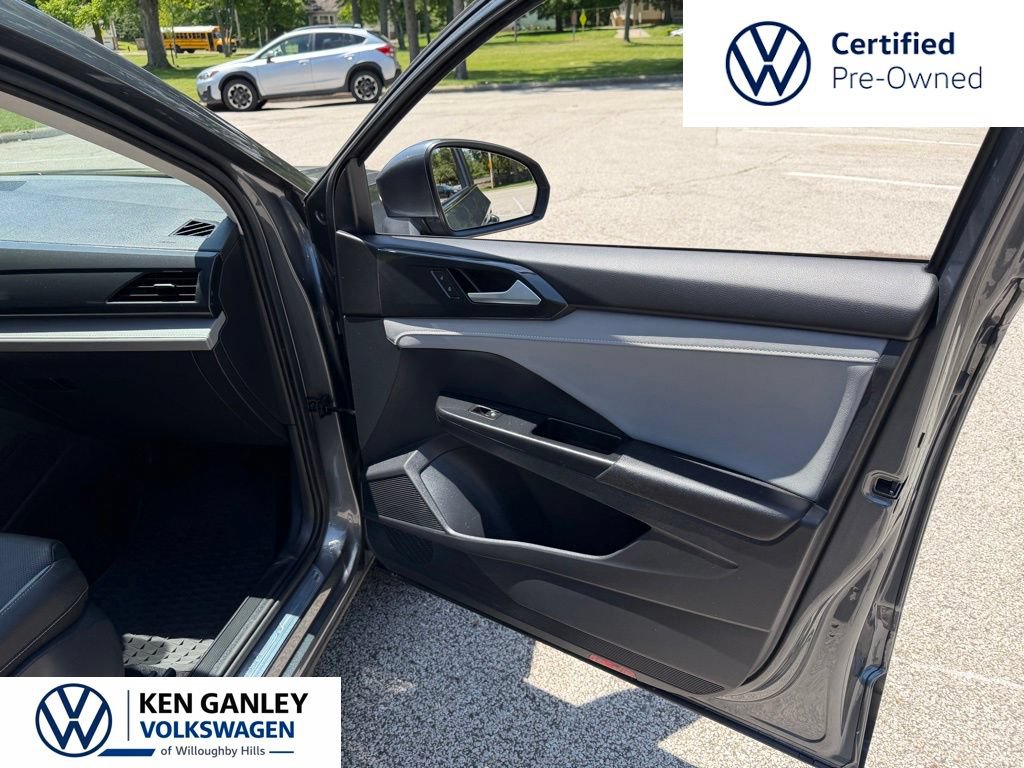 Certified 2023 Volkswagen Taos SEL w/ Black Wheel Package AWD/4WD image 22