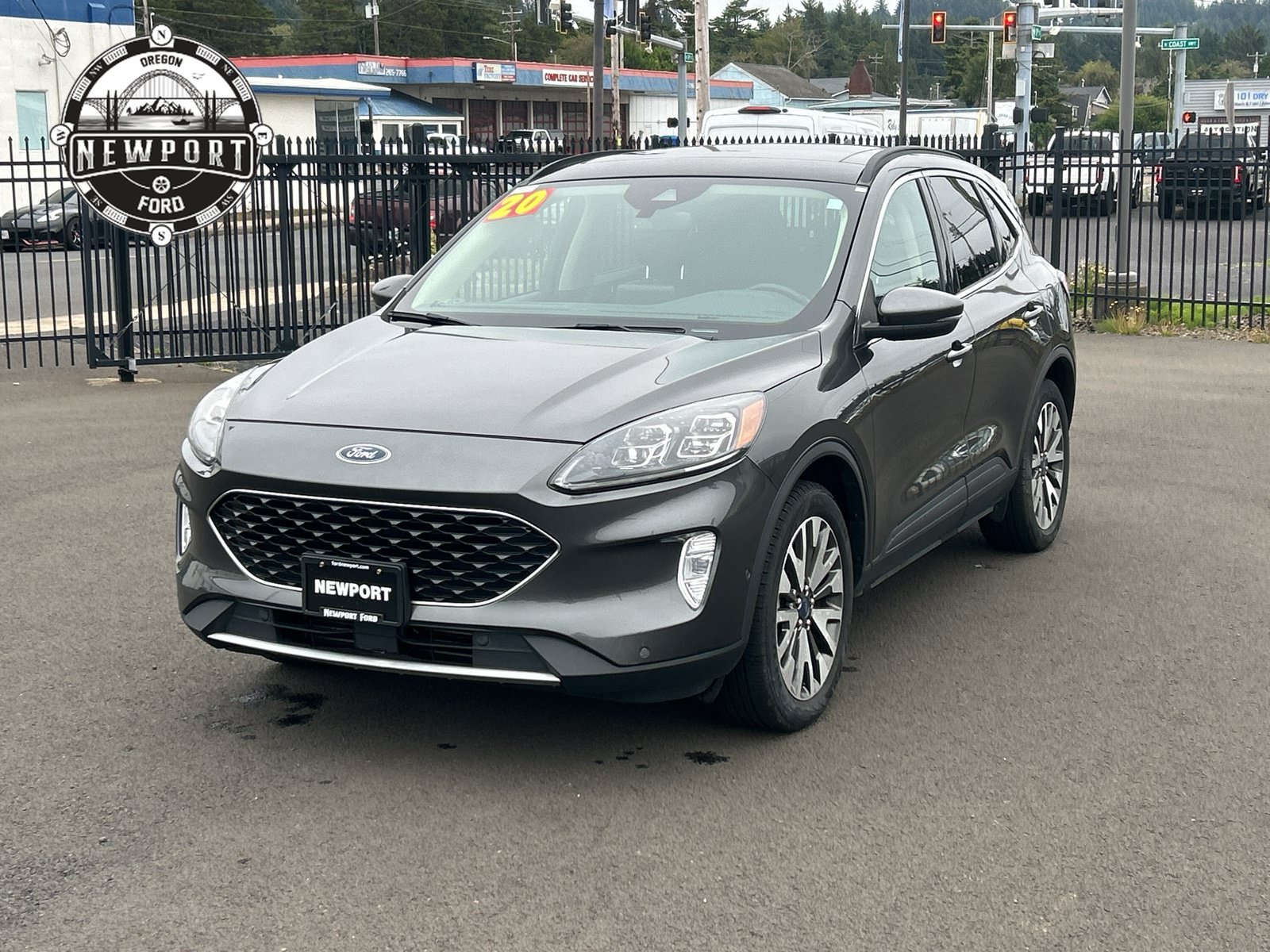 Certified 2020 Ford Escape Titanium AWD/4WD image 4