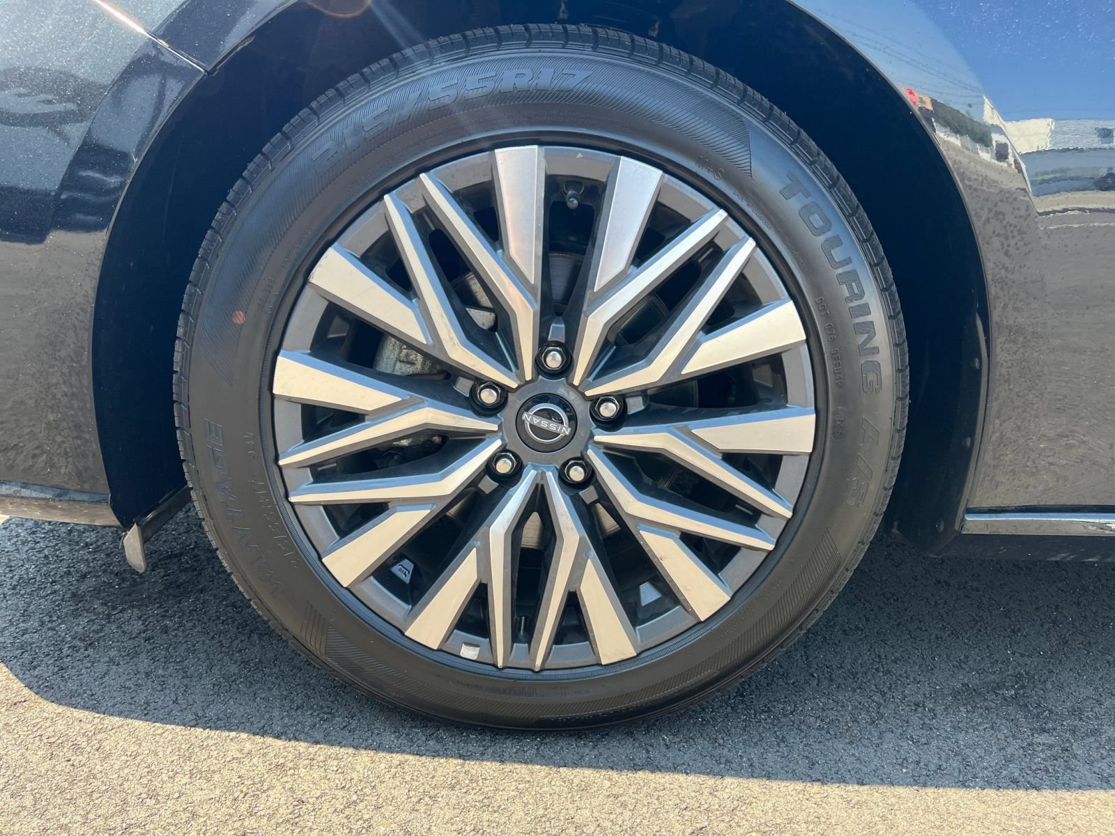 Used 2025 Nissan Altima 2.5 SV FWD image 35