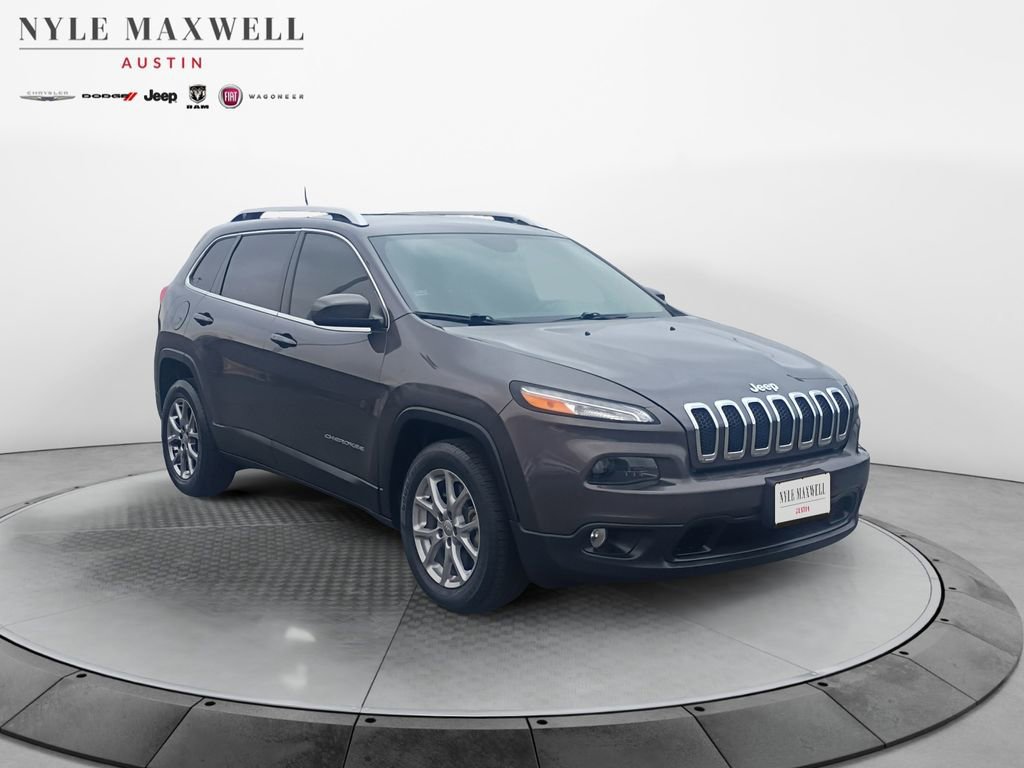 Used 2018 Jeep Cherokee Latitude Plus image 2