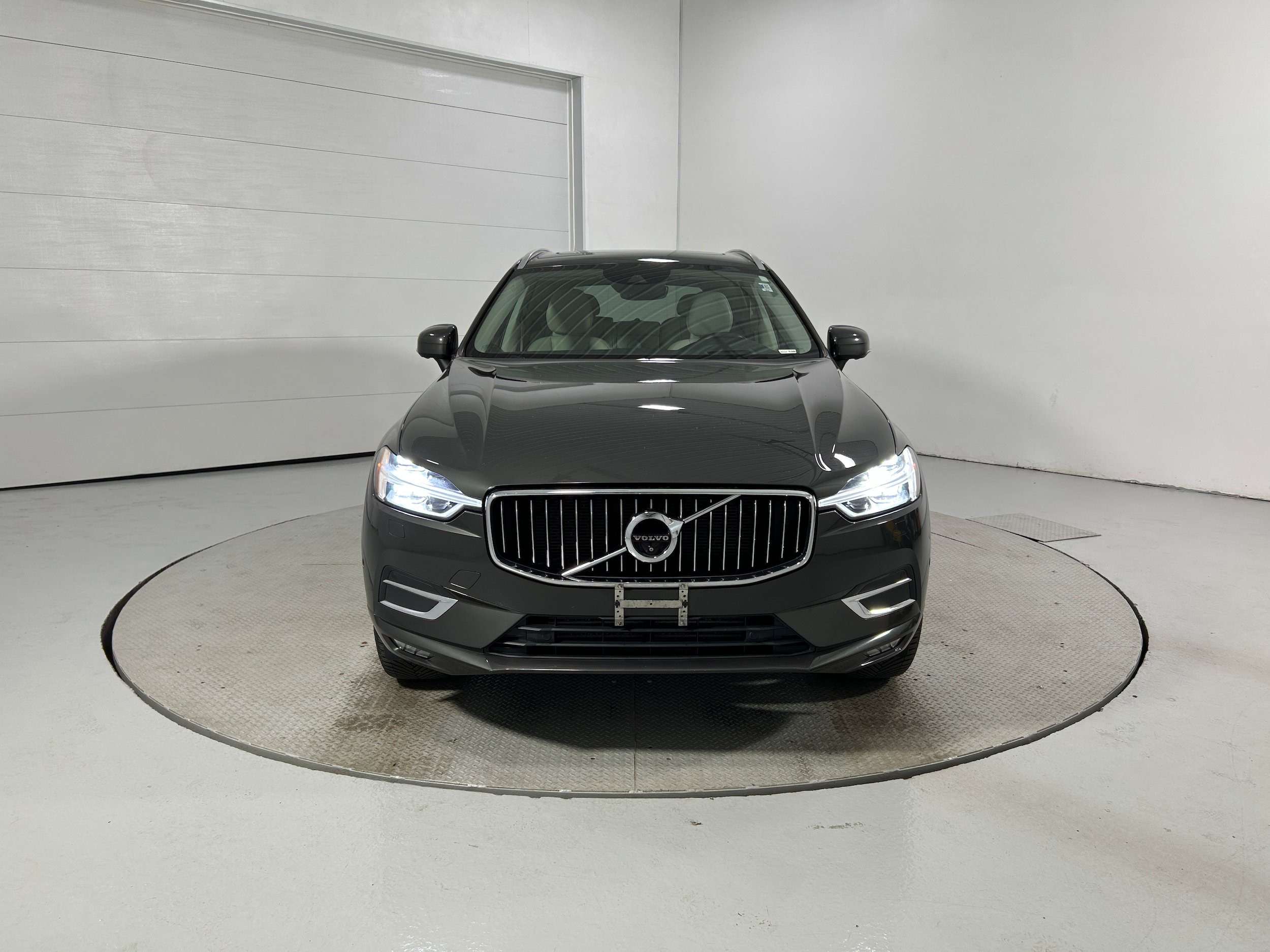 Used 2018 Volvo XC60 T6 Inscription w/ Luxury Seat Package AWD/4WD image 17