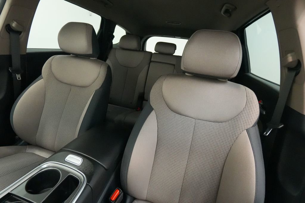 Used 2023 Hyundai Santa Fe SEL image 14