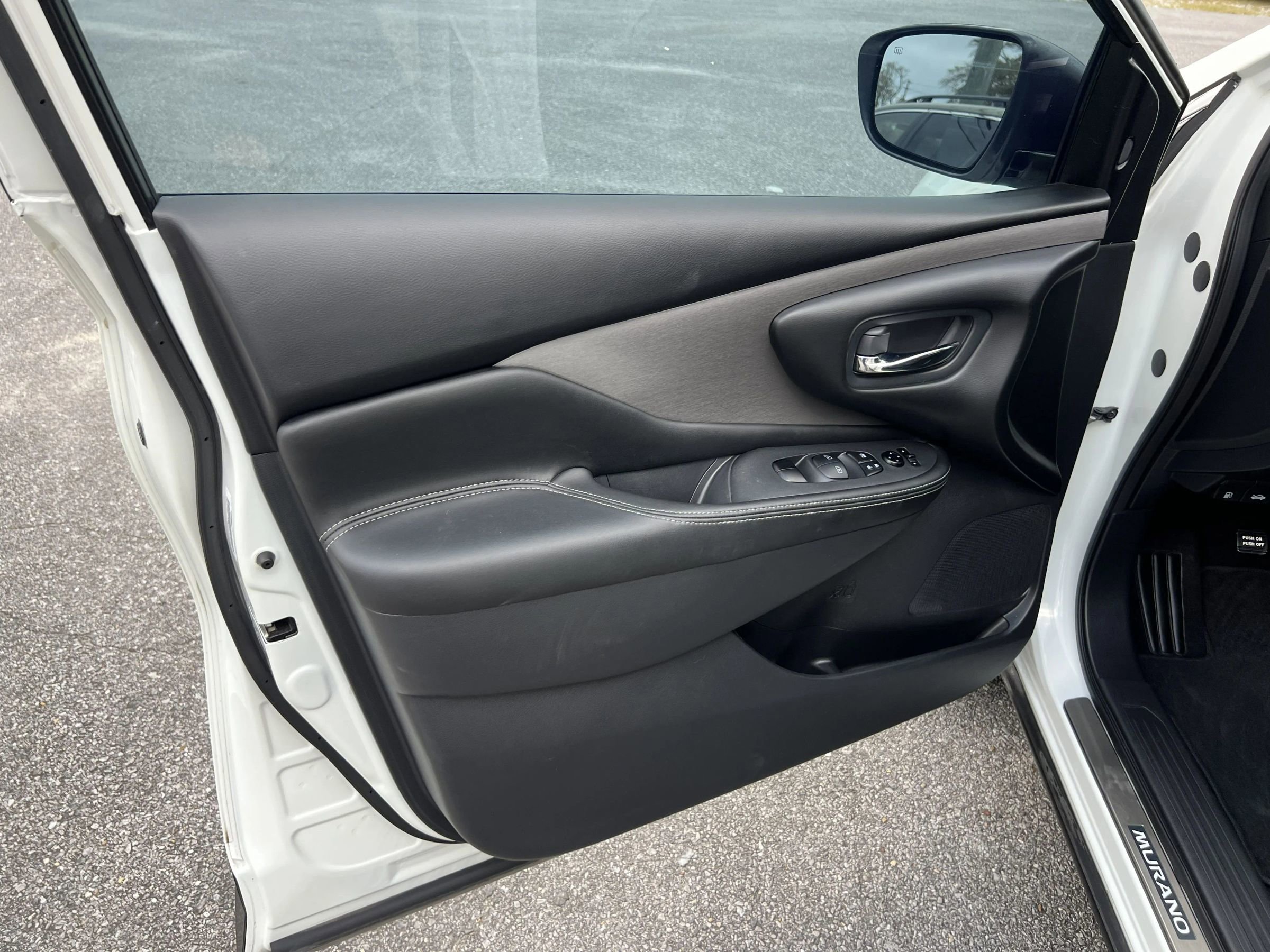 Used 2022 Nissan Murano SV w/ SV Midnight Edition Package FWD image 17