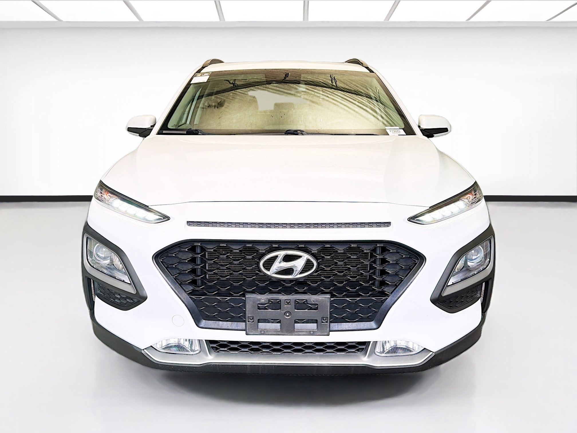 Used 2019 Hyundai Kona SEL w/ SEL Tech Package 02 FWD image 2