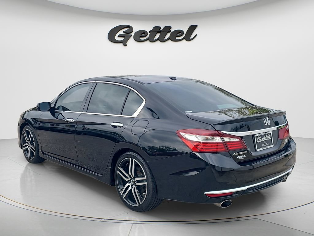 Used 2017 Honda Accord Touring image 6