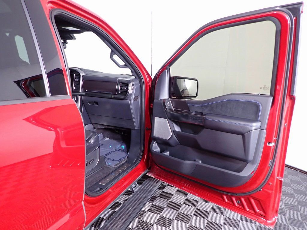 Used 2024 Ford F150 Platinum image 33