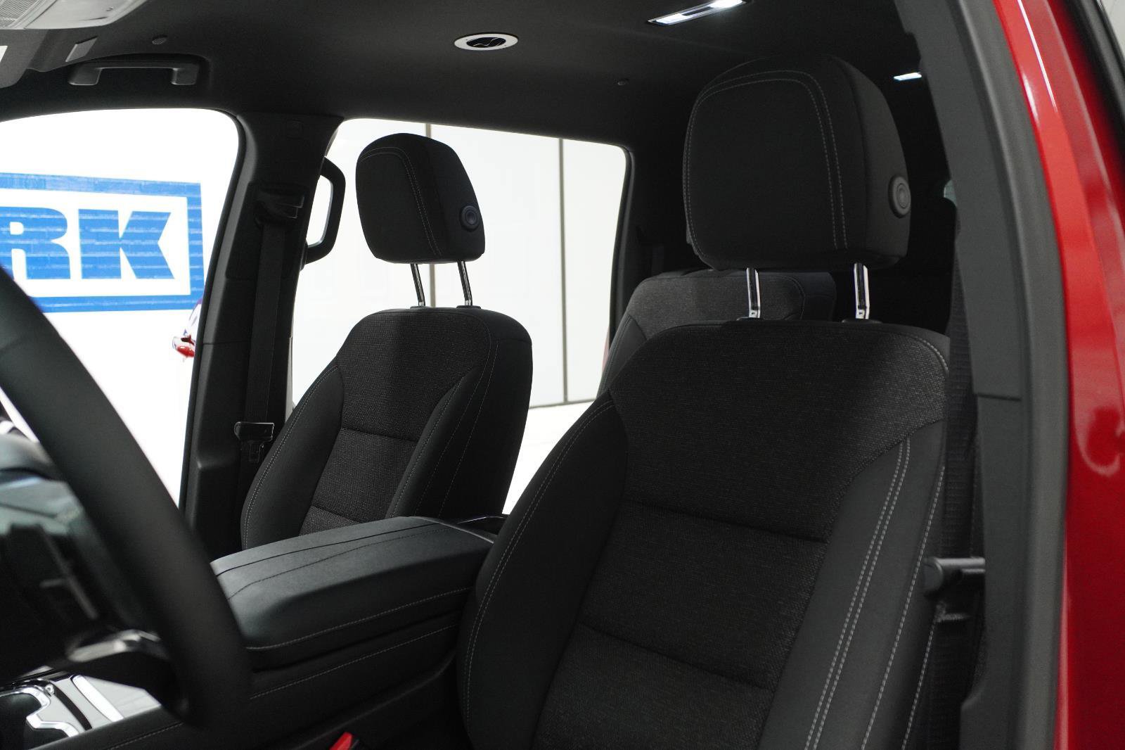 Used 2024 Chevrolet Traverse LT w/ Midnight/Sport Edition image 18