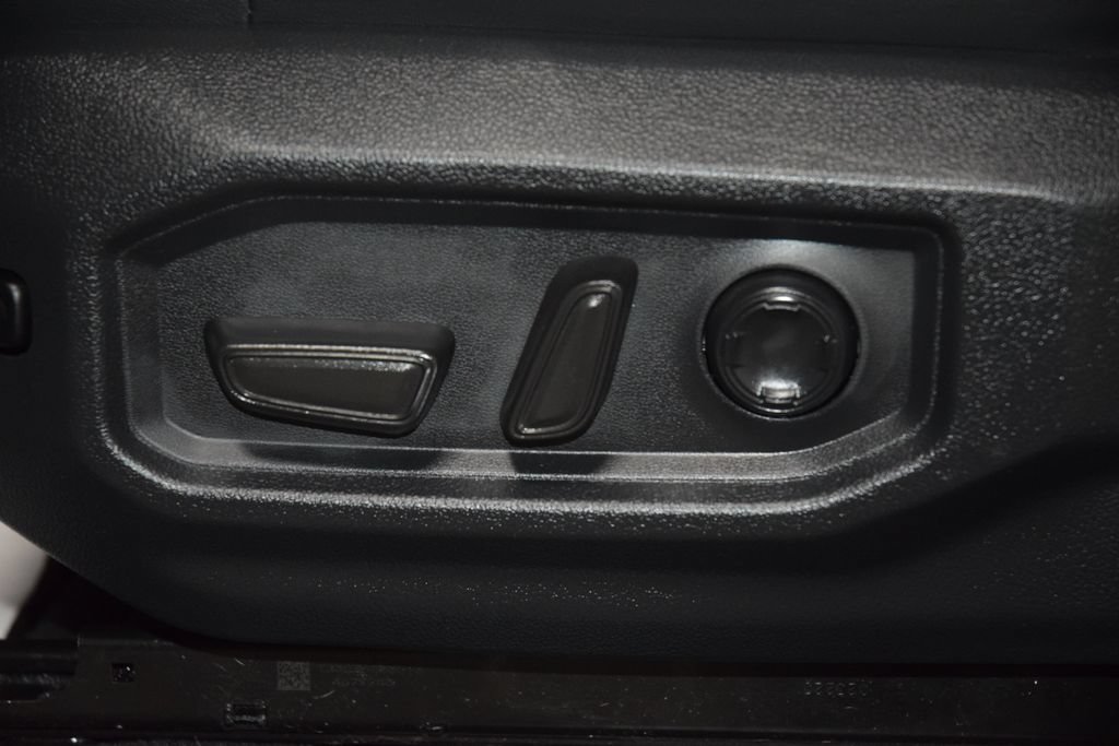 Used 2024 Toyota Tundra Platinum AWD/4WD image 35