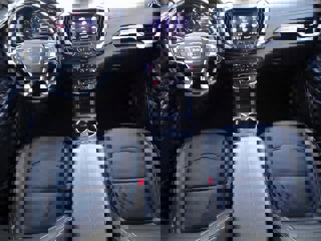 Used 2024 GMC Terrain SLT image 12