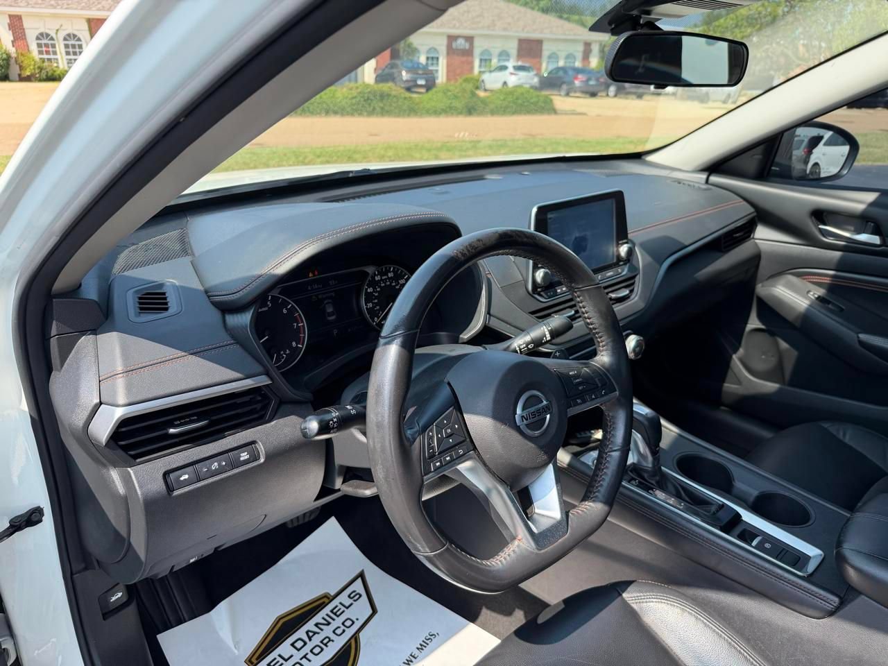 Used 2022 Nissan Altima 2.5 SR AWD/4WD image 14