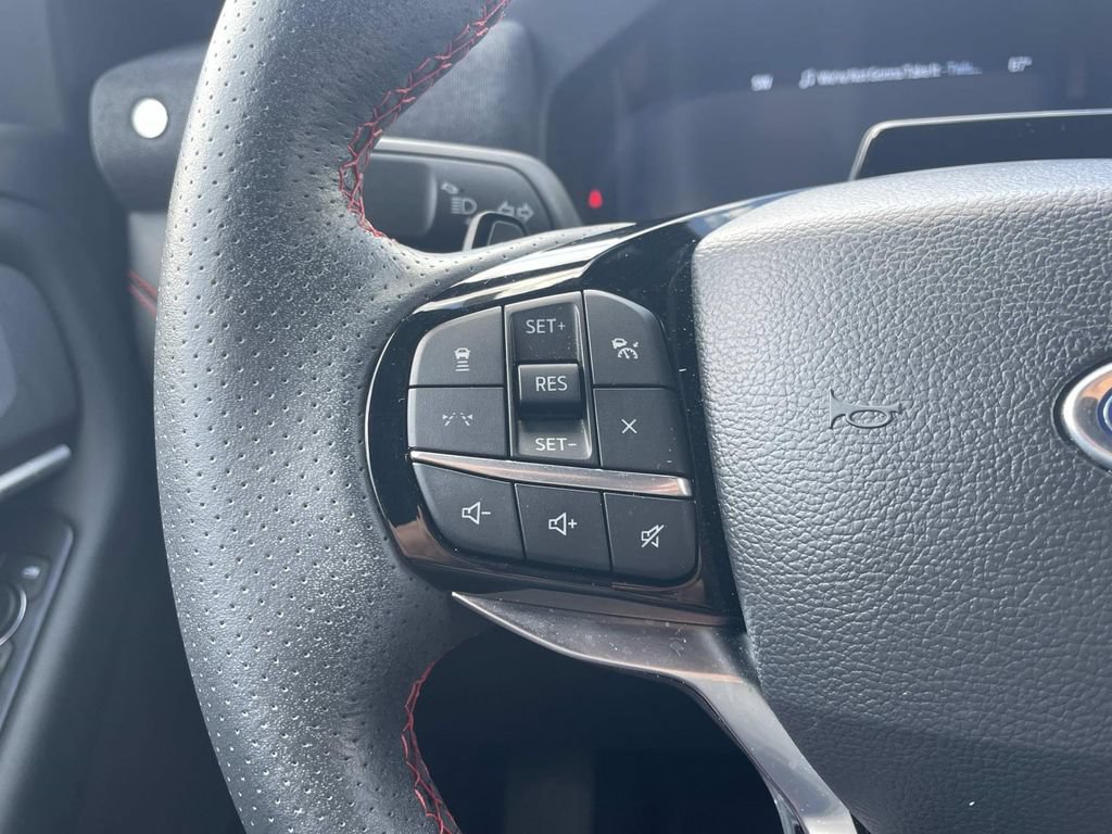 Used 2025 Ford Explorer ST AWD/4WD image 27