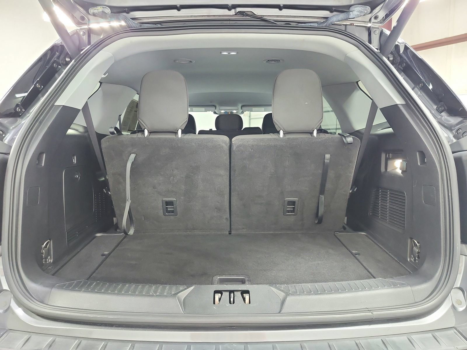 Used 2022 Ford Explorer XLT RWD image 47