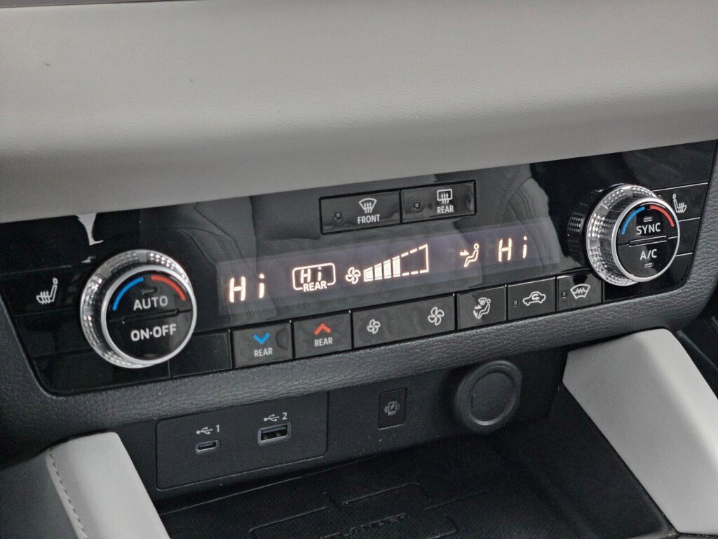 Used 2023 Mitsubishi Outlander SEL image 22