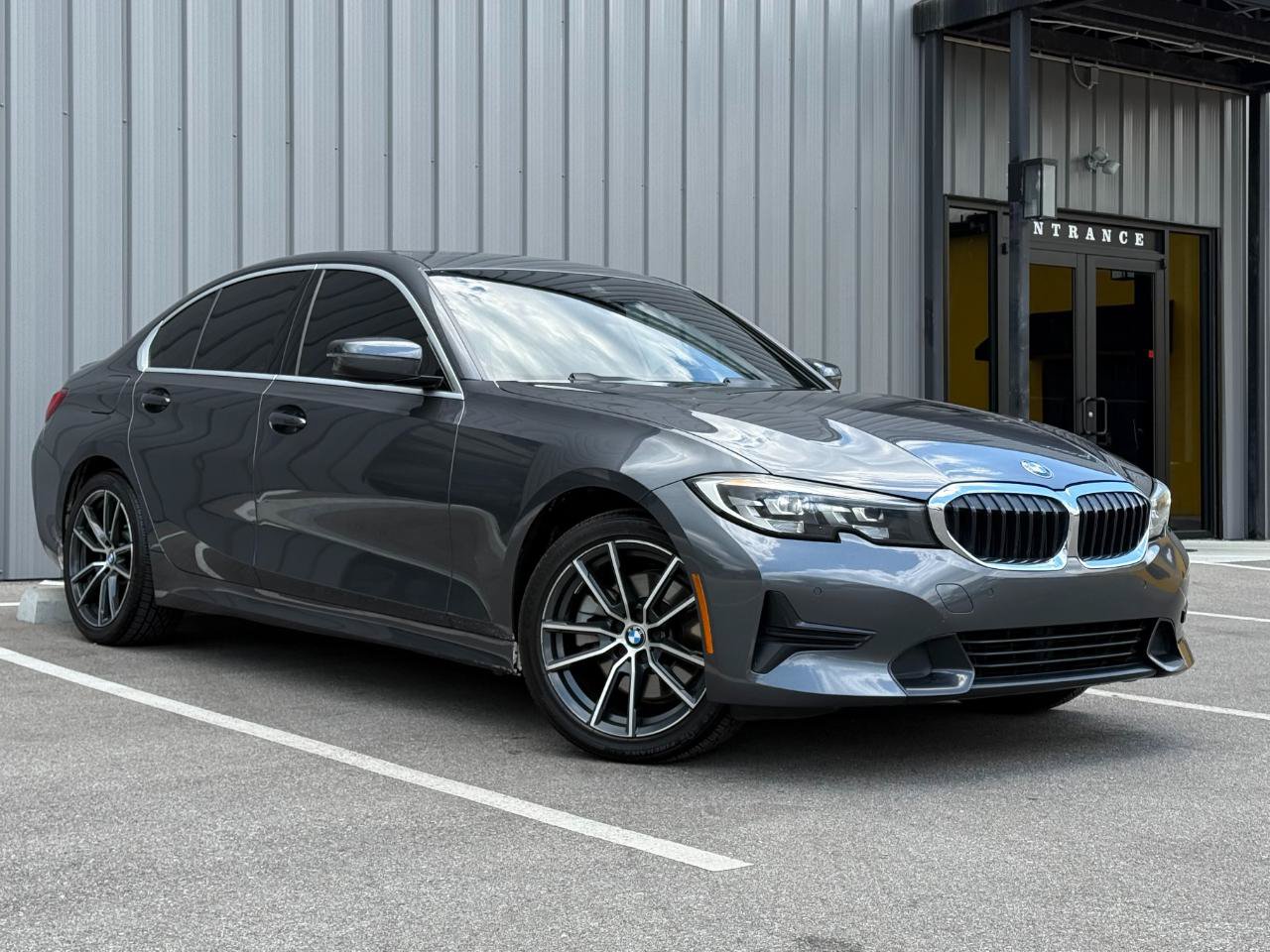 Used 2019 BMW 330i xDrive Sedan w/ Driving Assistance Package AWD/4WD image 3