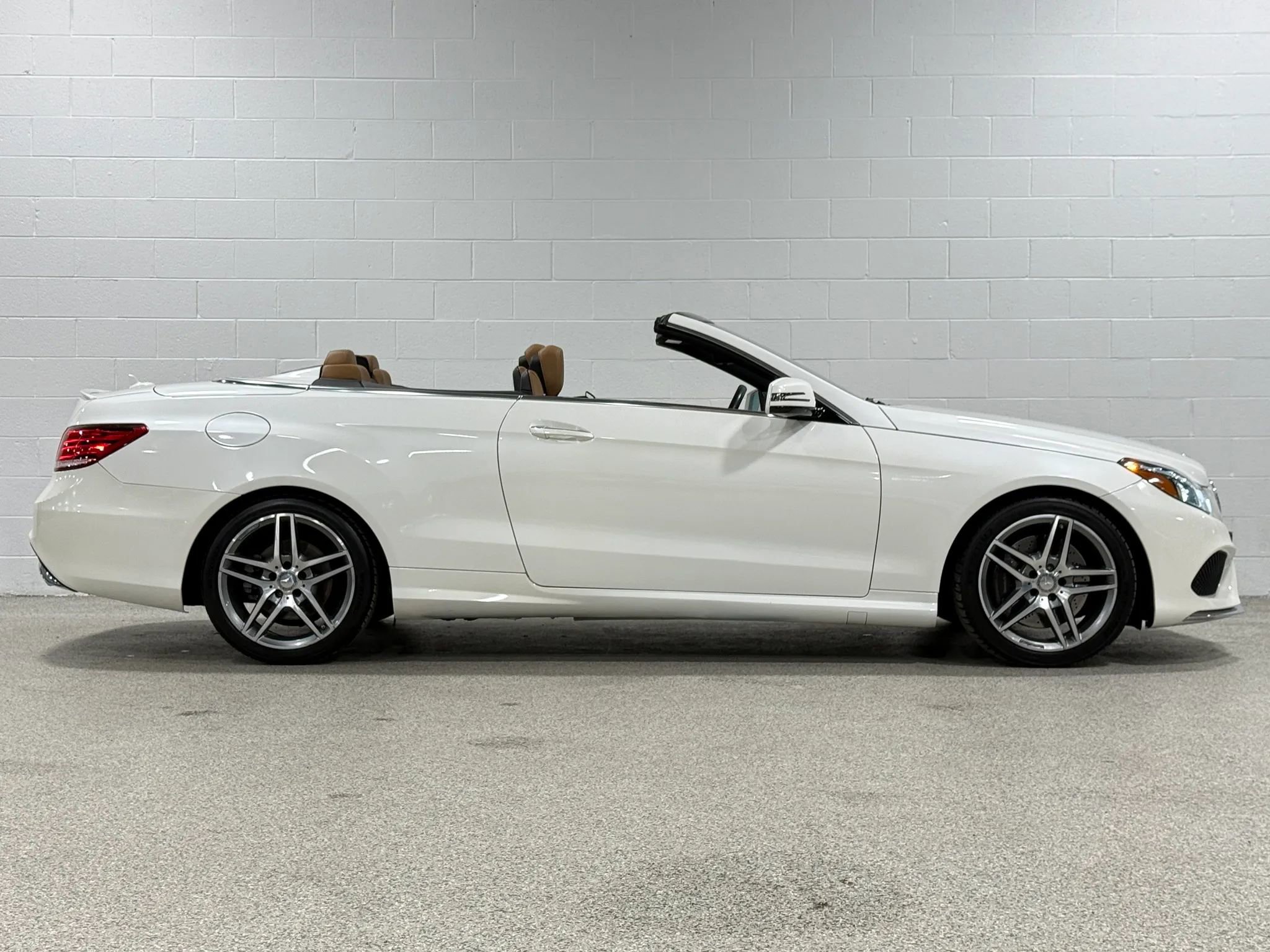 Used 2016 Mercedes-Benz E 550 E 550 Cabriolet 2D image 5