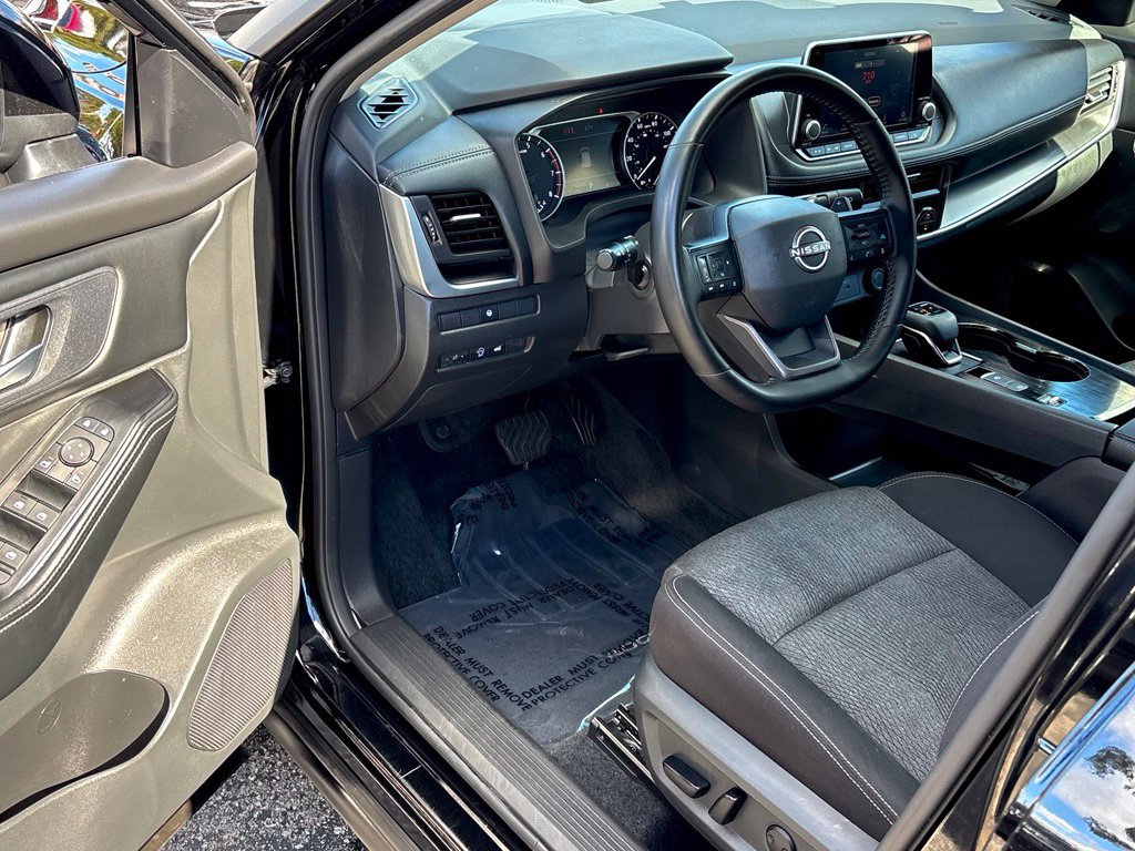 Certified 2026 Nissan Rogue SV FWD image 7