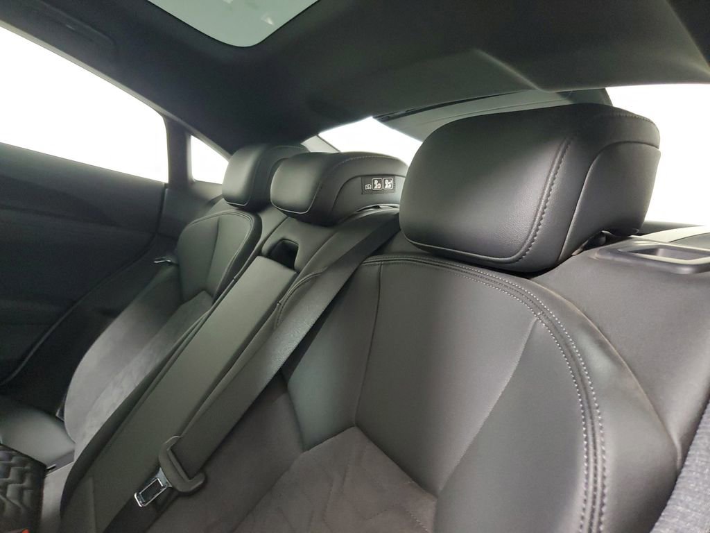 Used 2023 Audi e-tron GT Premium Plus image 12