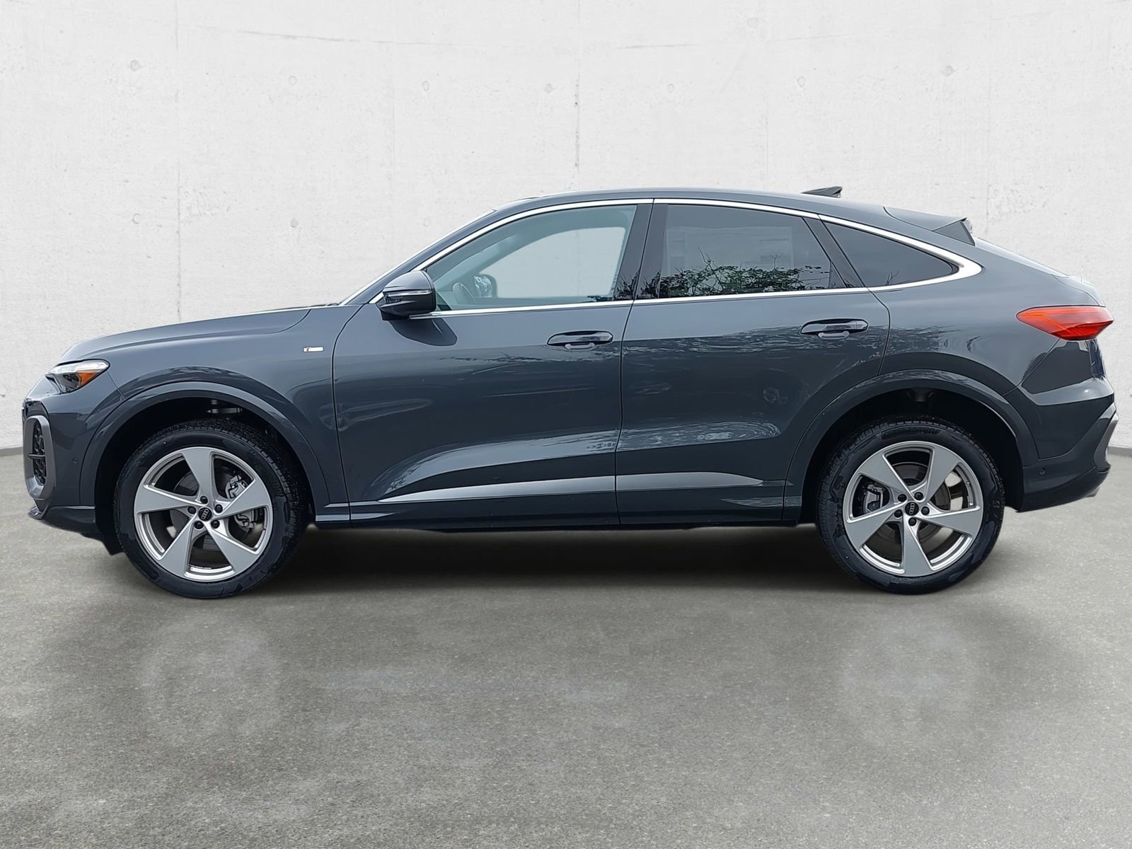 New 2025 Audi Q5 Premium Plus image 8