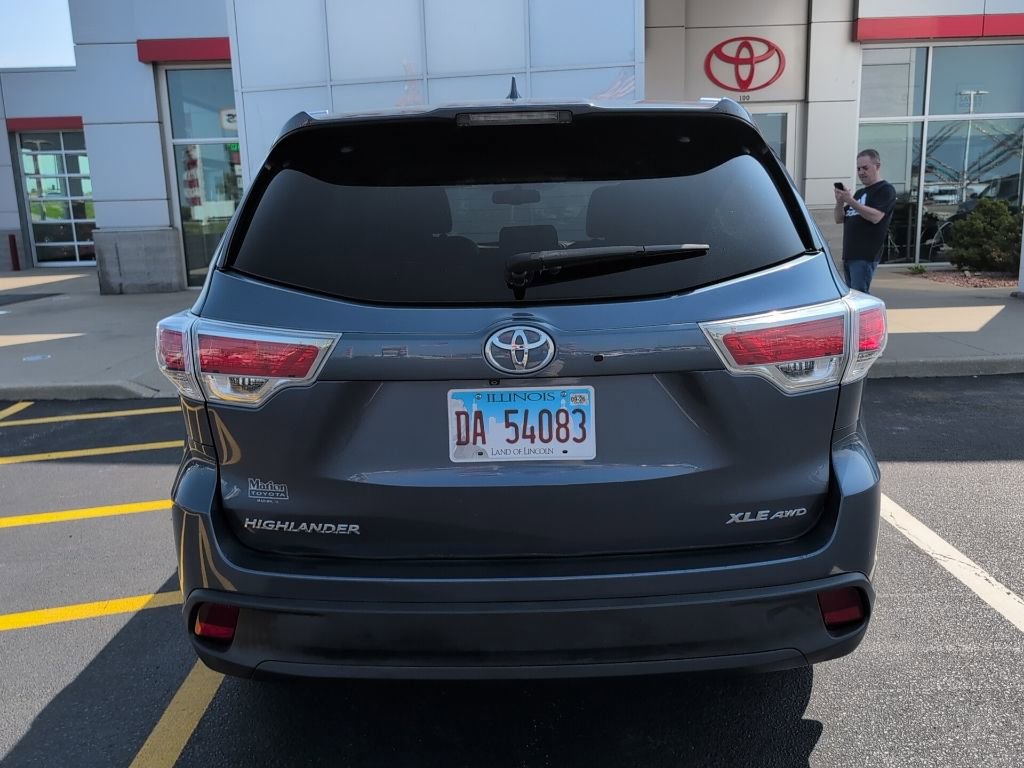 Used 2015 Toyota Highlander XLE image 6