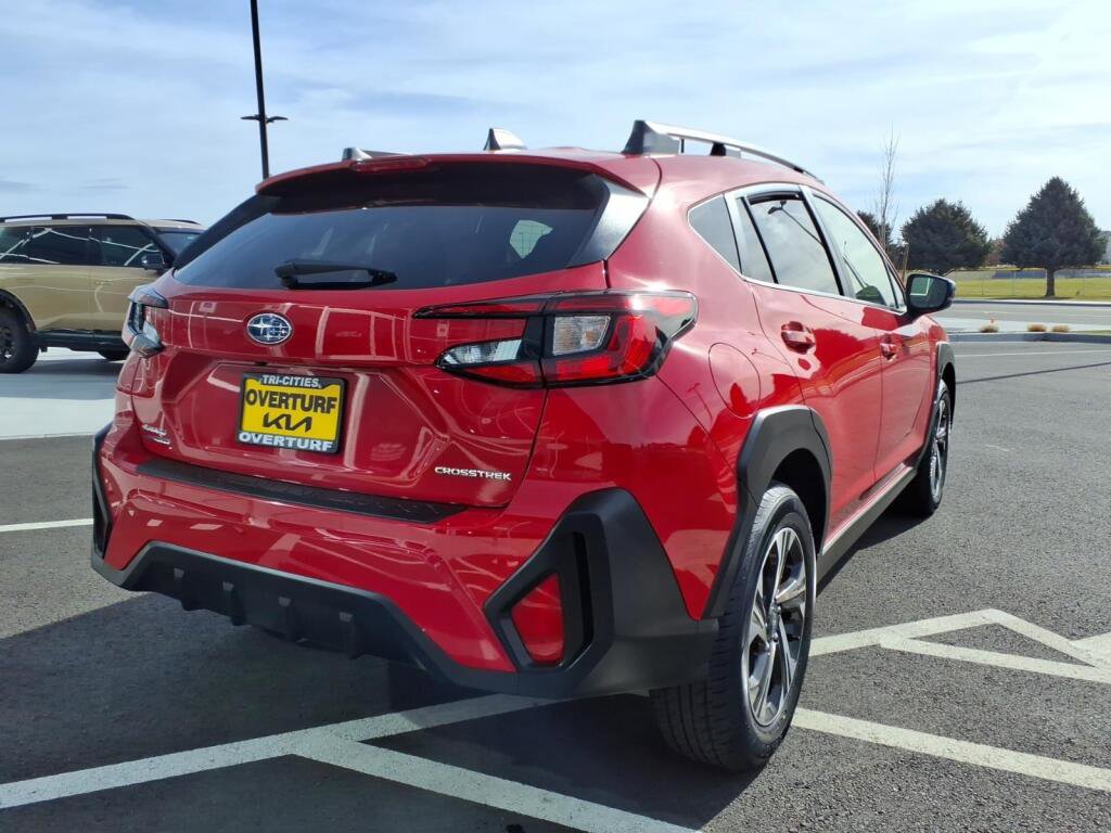 Used 2024 Subaru Crosstrek 2.0i Premium AWD/4WD image 4