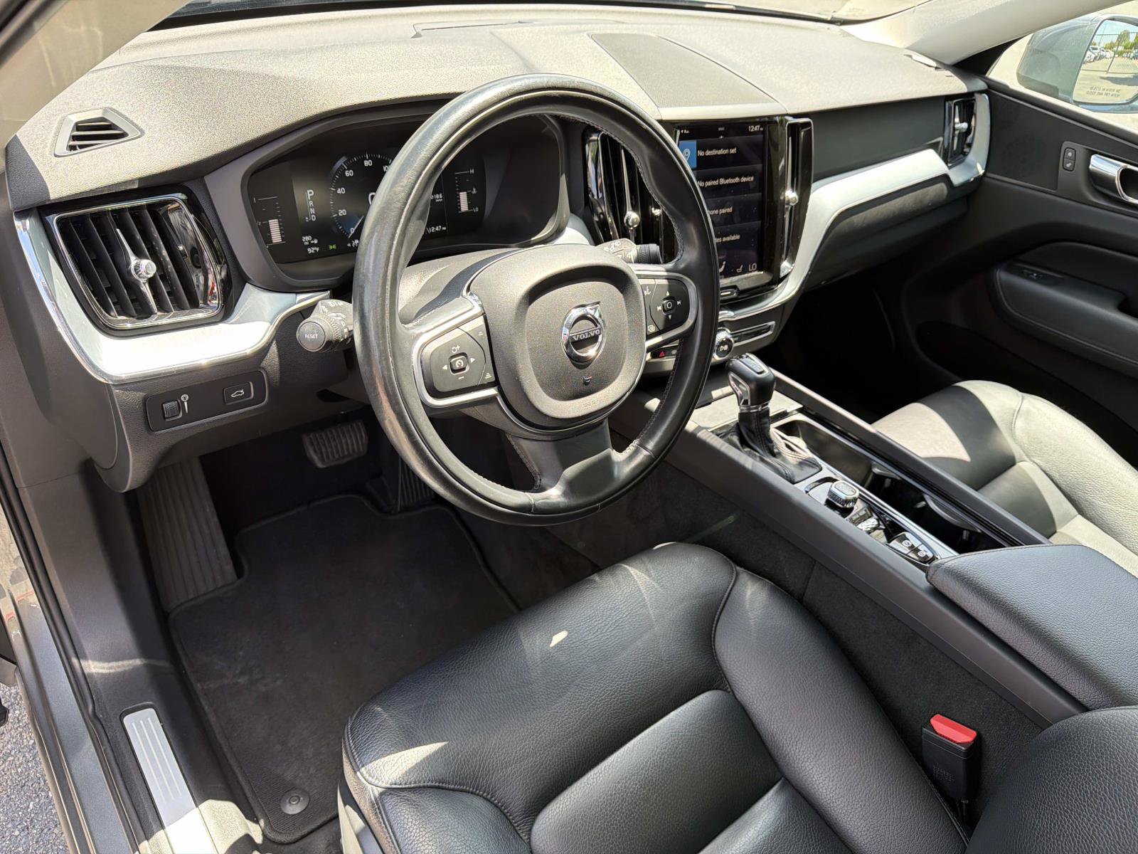 Used 2018 Volvo XC60 T5 Momentum w/ Convenience Package AWD/4WD image 9
