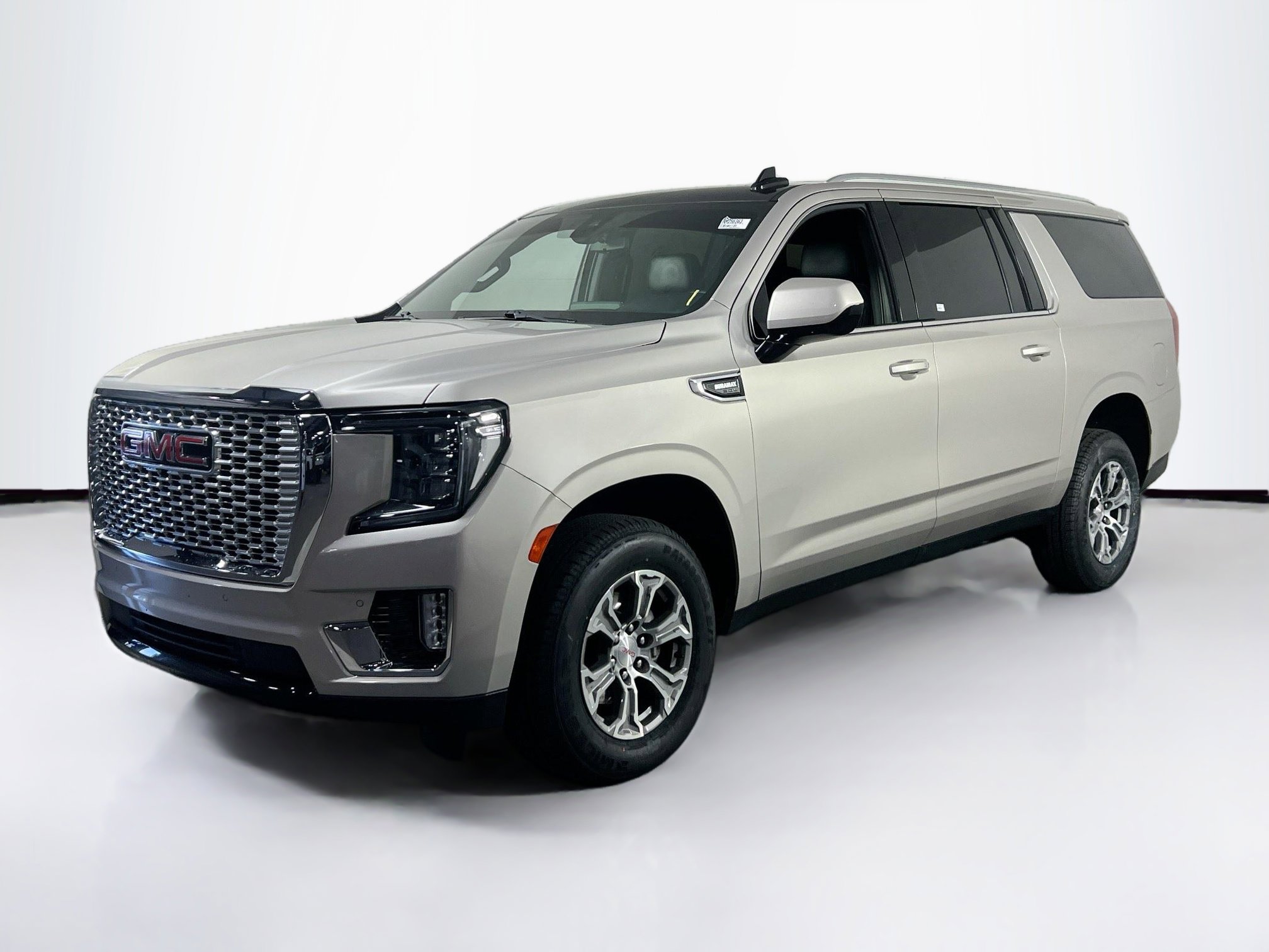 Used 2022 GMC Yukon XL SLE