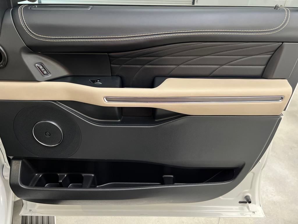 Used 2023 Ford Expedition Max Platinum image 27