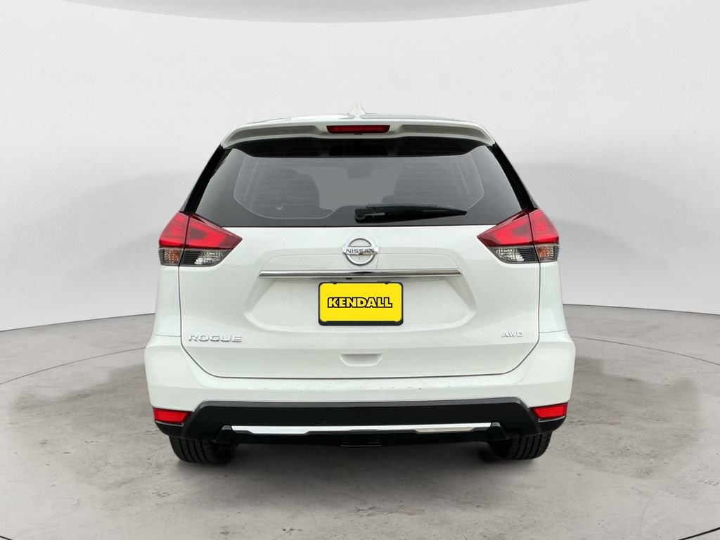 Used 2017 Nissan Rogue S AWD/4WD image 6