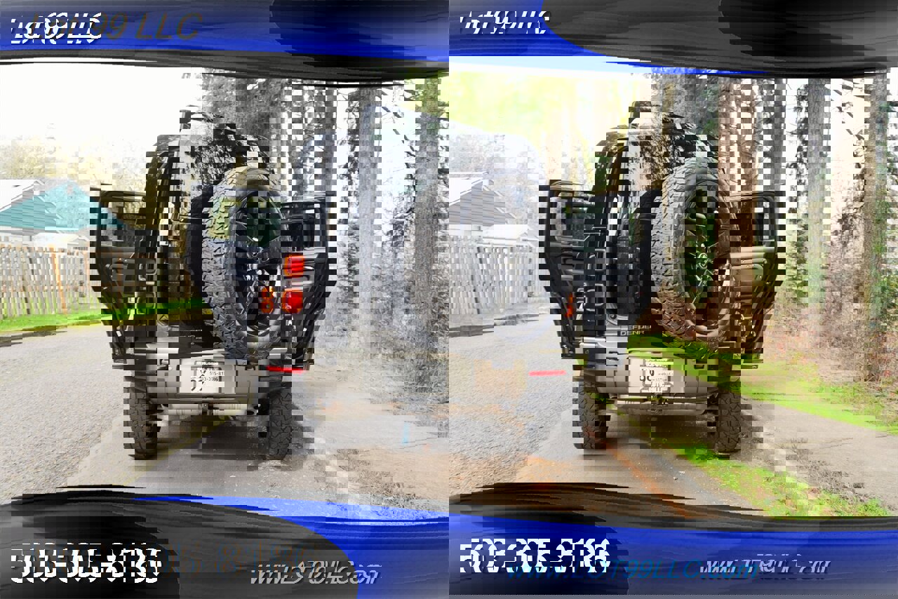 Used 2021 Land Rover Defender 110 X-Dynamic HSE AWD/4WD image 32