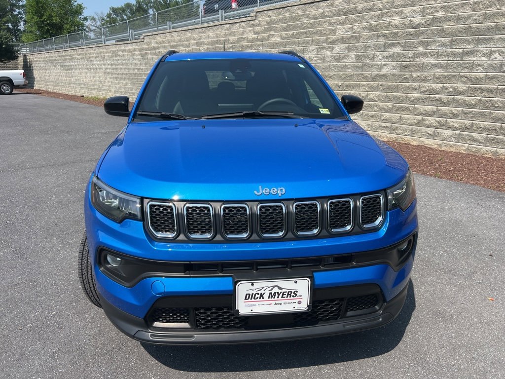 New 2023 Jeep Compass Latitude w/ Sun and Sound Group image 3