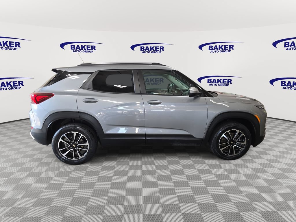 Used 2024 Chevrolet TrailBlazer LT w/ Convenience Package AWD/4WD image 4