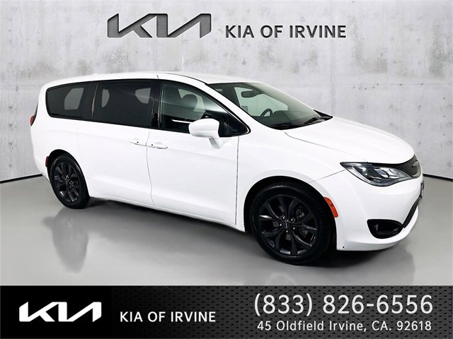 Used 2020 Chrysler Pacifica Touring w/ S Appearance Package