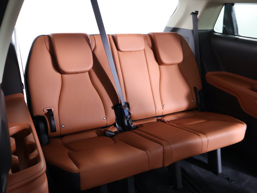 Used 2025 Kia Carnival EX FWD image 37