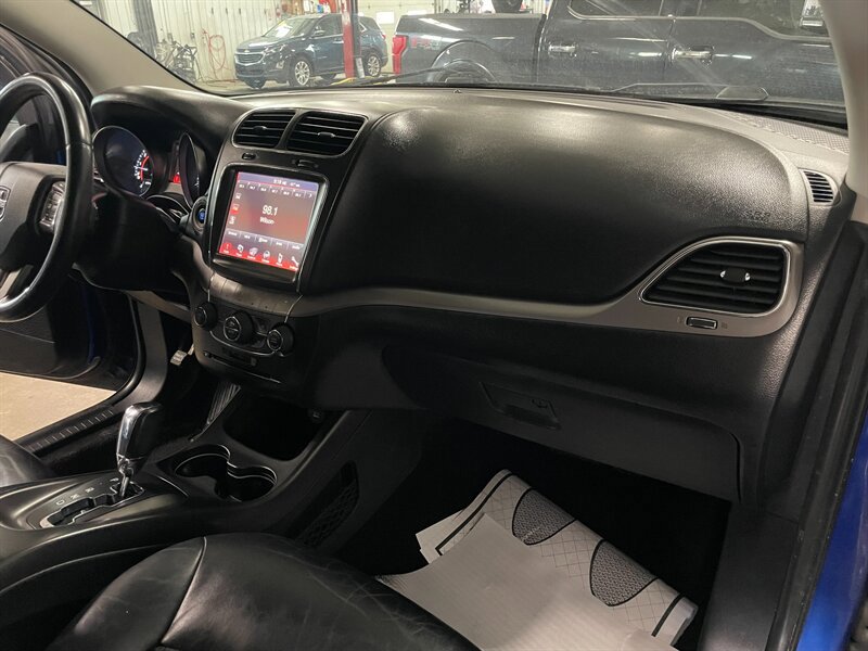 Used 2015 Dodge Journey Crossroad w/ Driver Convenience Group image 21