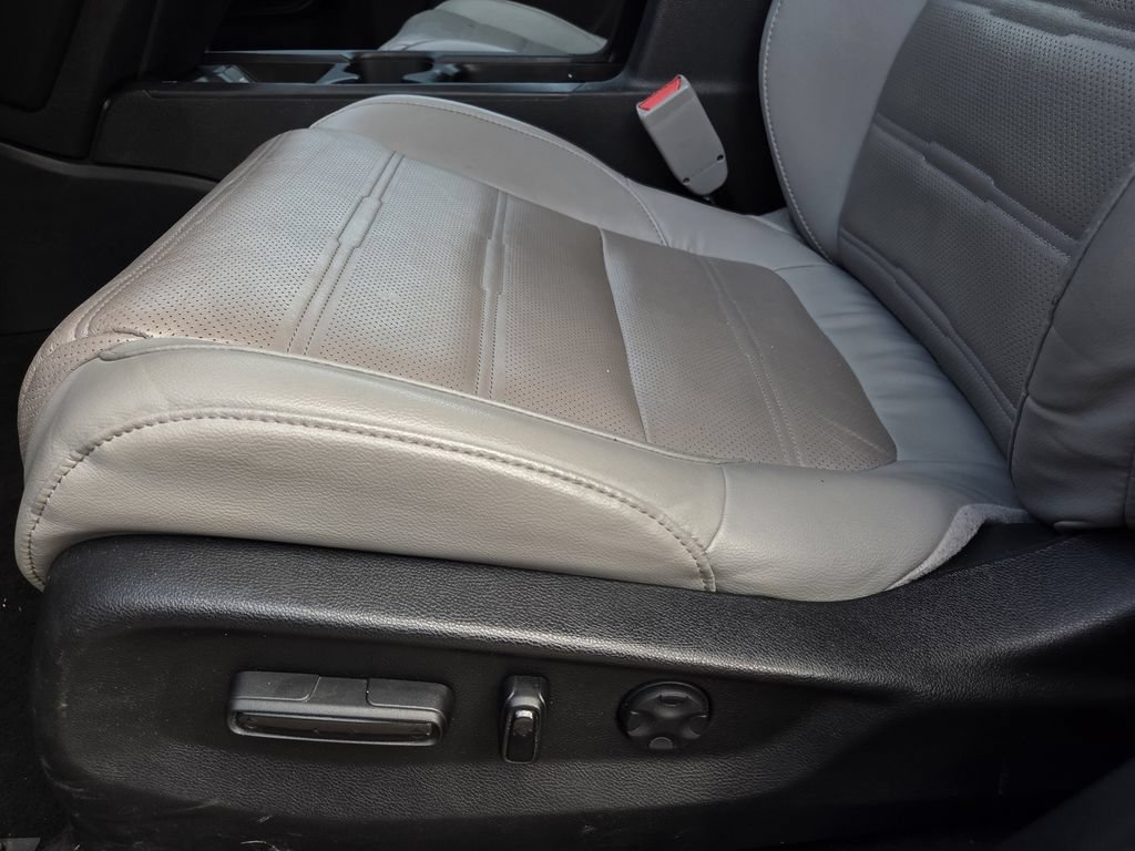 Used 2019 Honda CR-V Touring image 18