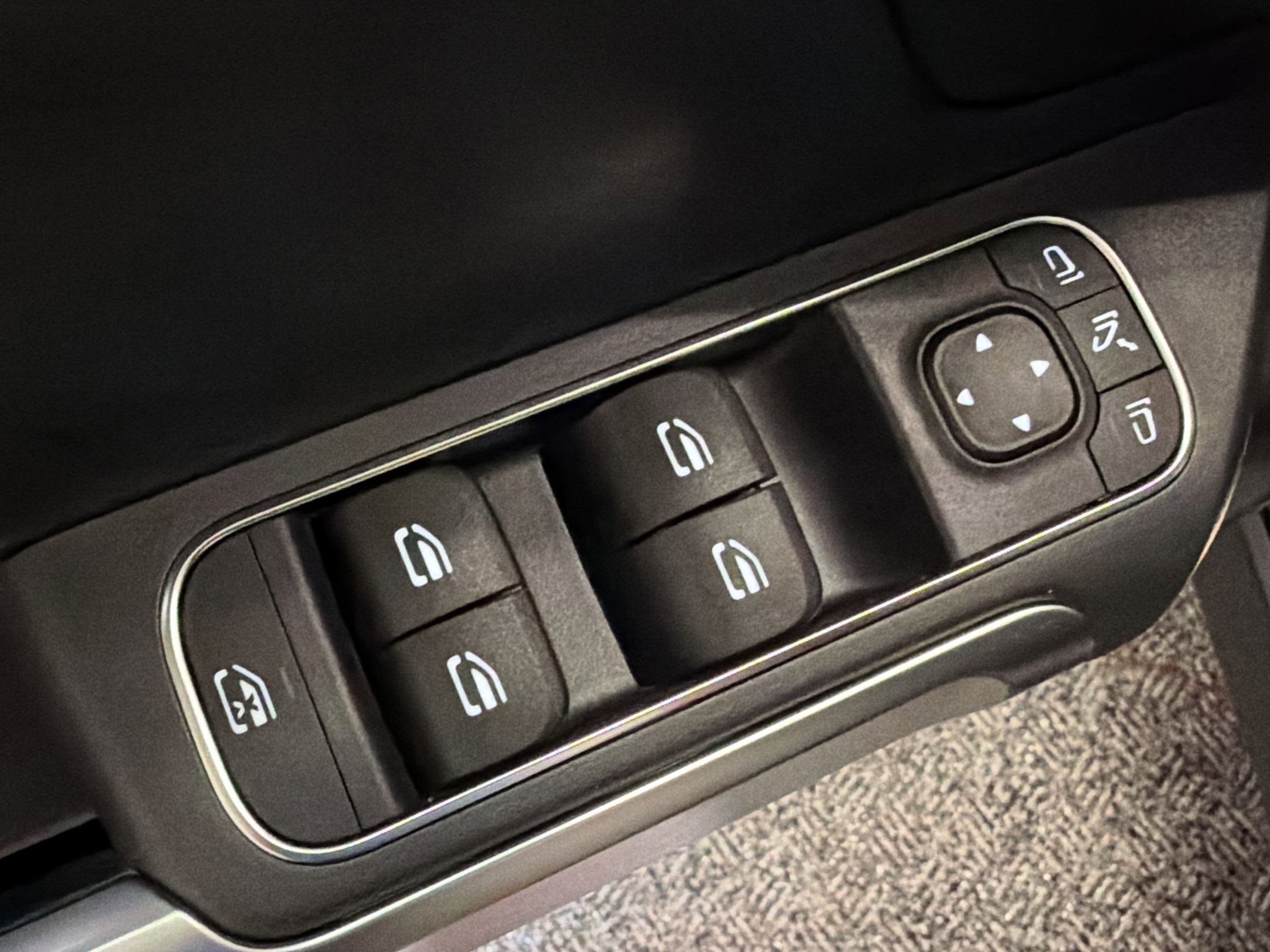 Used 2026 Mercedes-Benz GLB 250 image 13