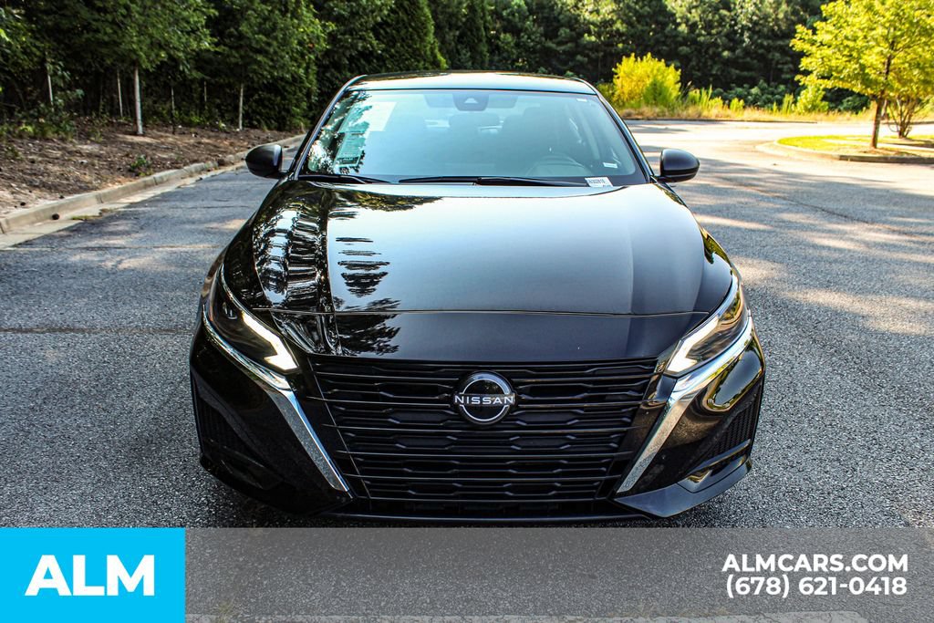 Used 2025 Nissan Altima 2.5 SV FWD image 8