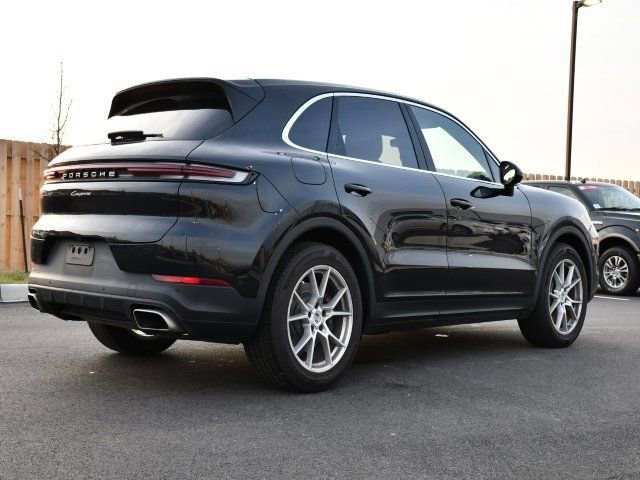 Used 2025 Porsche Cayenne image 7