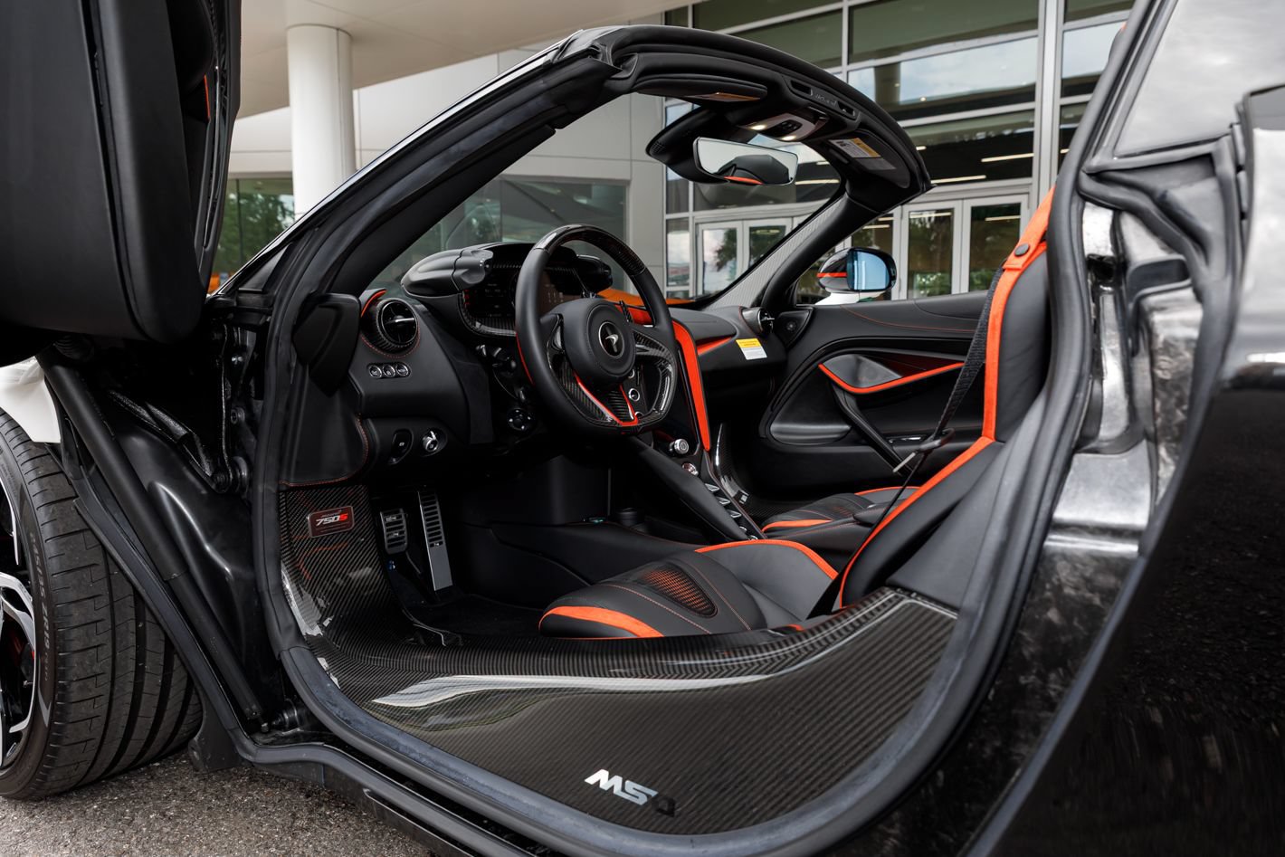 Used 2024 McLaren 750S Spider RWD image 54