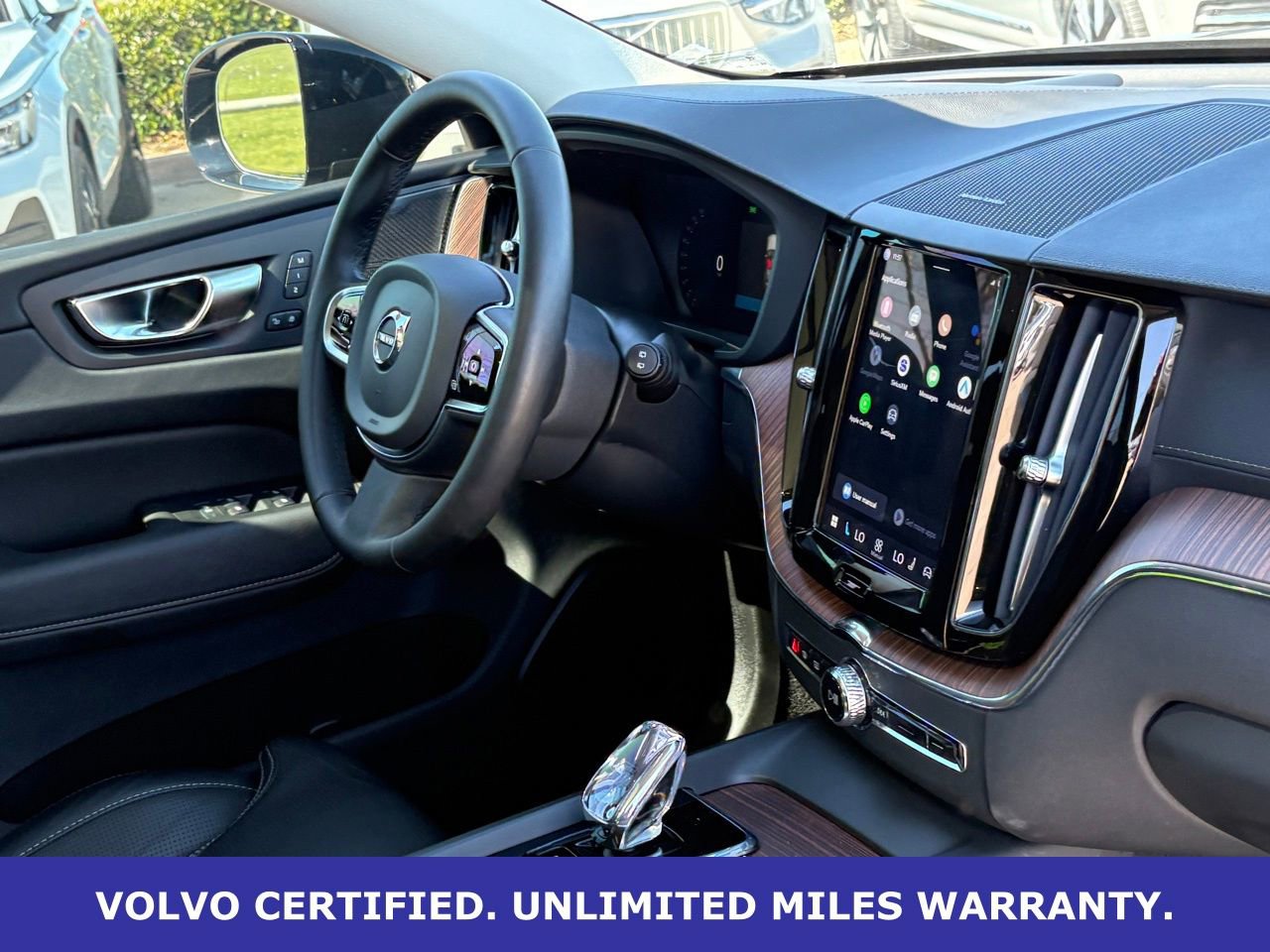 Certified 2024 Volvo XC60 B5 Ultimate image 38