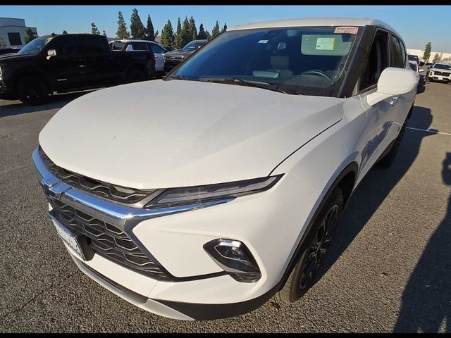 Used 2023 Chevrolet Blazer LT image 3
