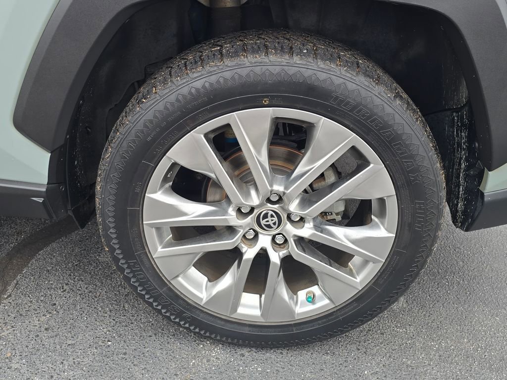 Used 2019 Toyota RAV4 XLE Premium image 15