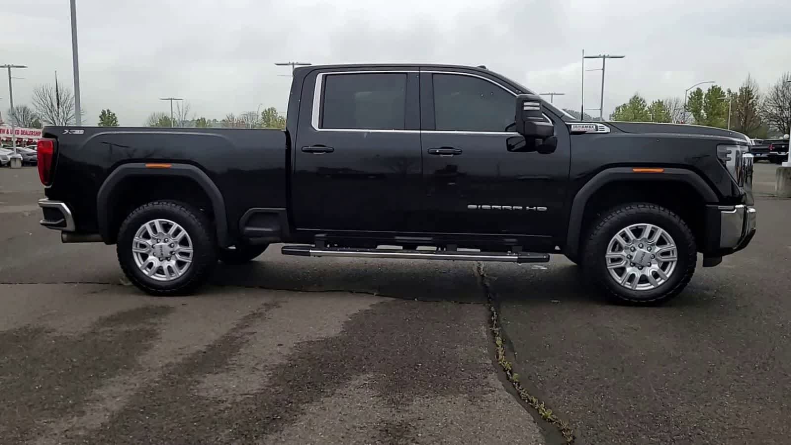 Used 2024 GMC Sierra 3500 SLE w/ SLE Value Package image 9