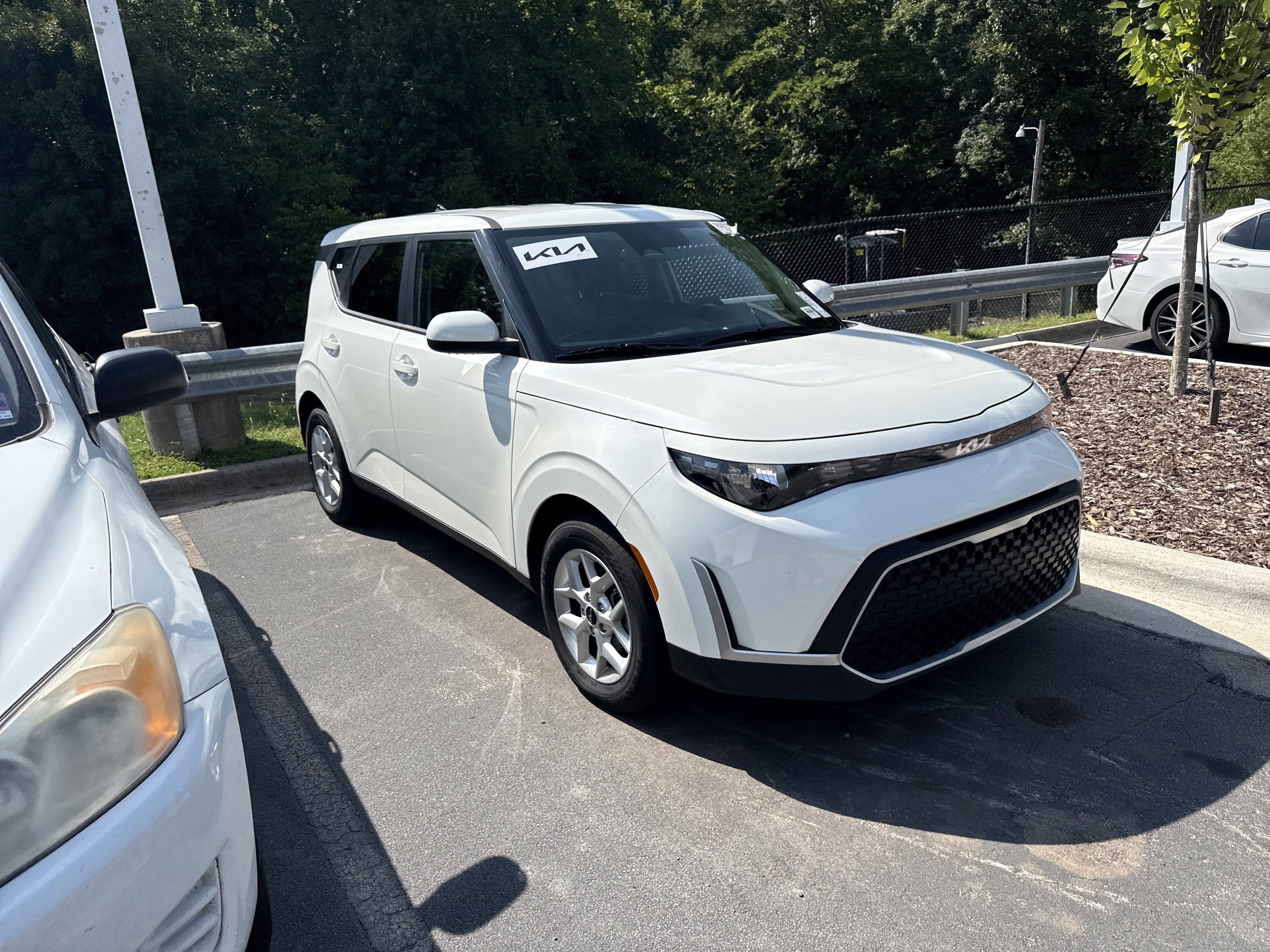 Used 2025 Kia Soul LX w/ LX Technology Package FWD image 46