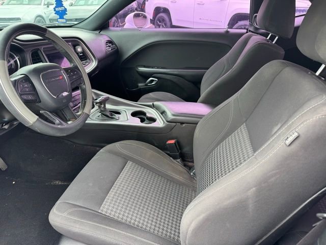 Used 2019 Dodge Challenger SXT RWD image 7