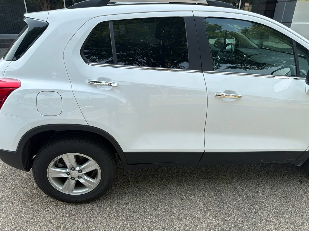 Used 2019 Chevrolet Trax LT w/ LT Convenience Package AWD/4WD image 8