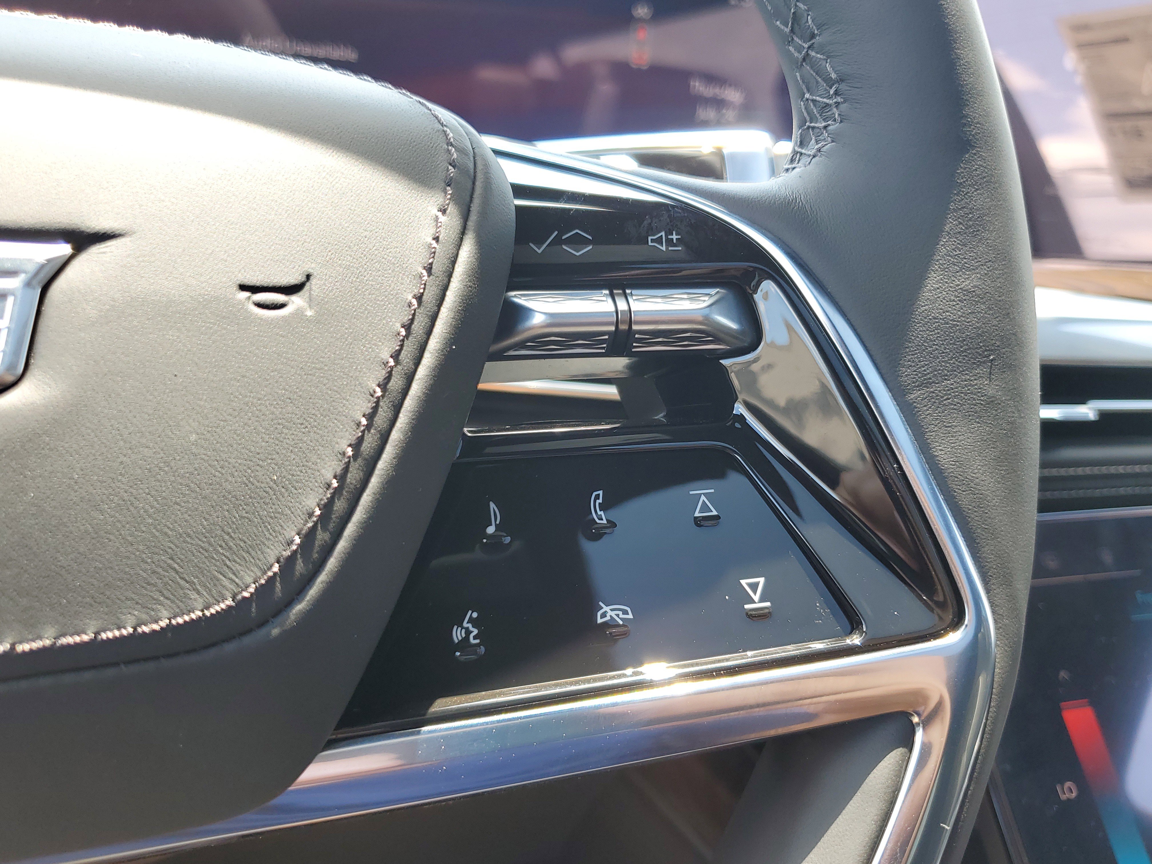 New 2025 Cadillac Escalade Sport Platinum w/ LPO, Floor Liner Package image 19