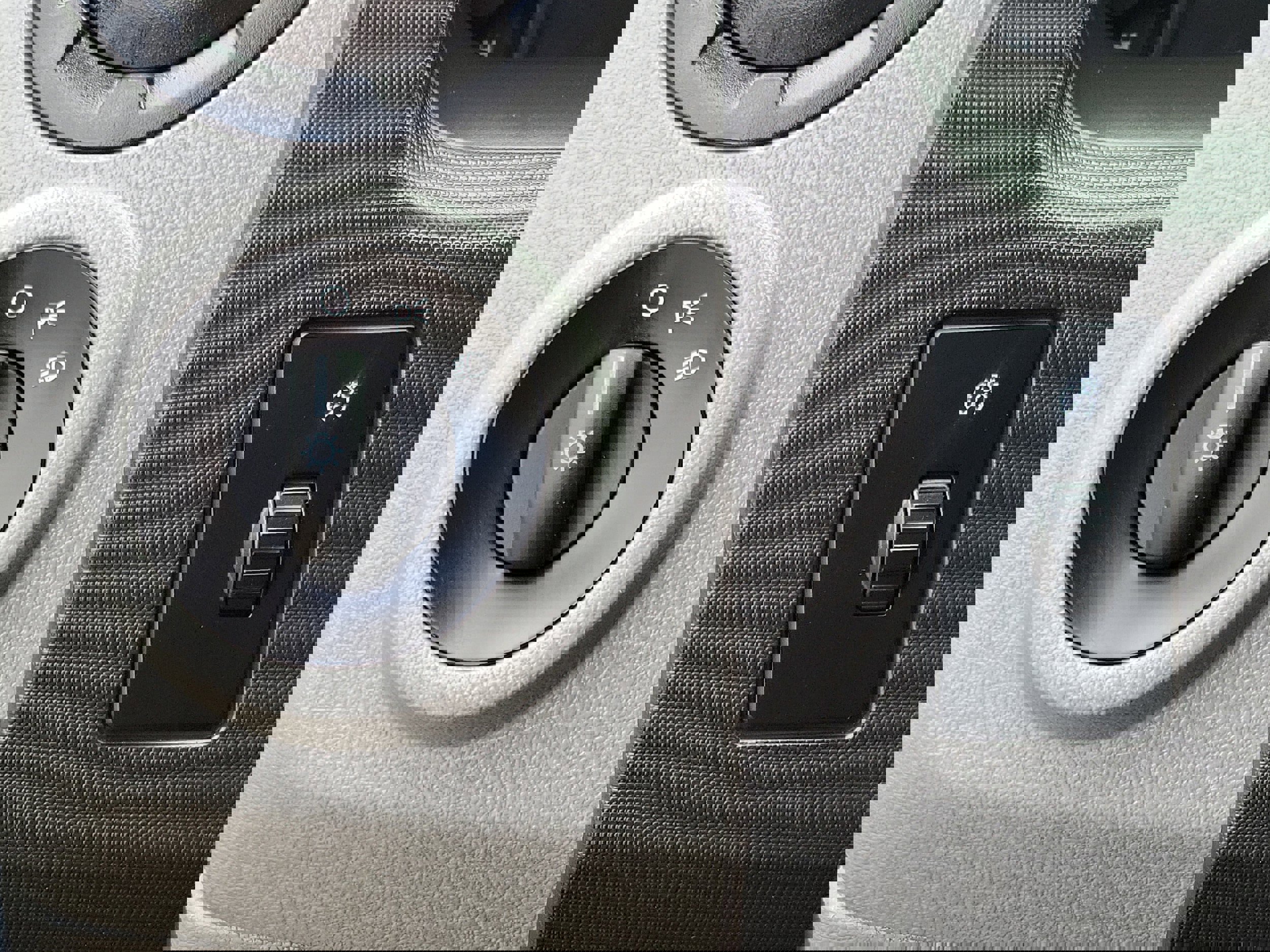 Certified 2018 Ford E-350 and Econoline 350 Super Duty w/ Power Windows & Locks Group image 17