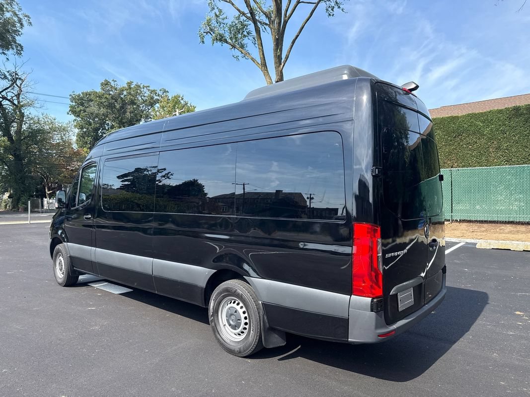 Used 2025 Mercedes-Benz Sprinter 2500 image 5